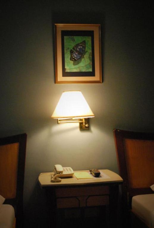 Cebu Business Hotel Room photo