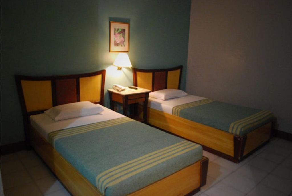 Cebu Business Hotel Room photo